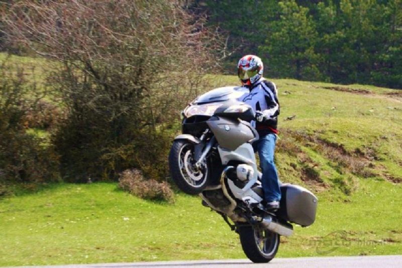281112testbmwr1200rt05_zps6ce350c1.jpg