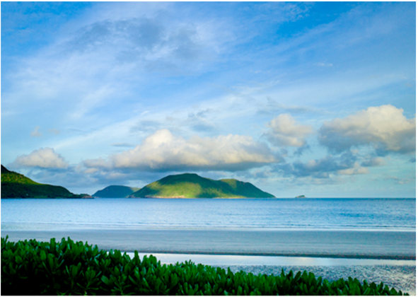 Tạp chí du lịch Lonely Planet, năm 2011, bình chọn Côn Đảo là một trong 10 đảo hoang sơ quyến rũ nhất hành tinh.